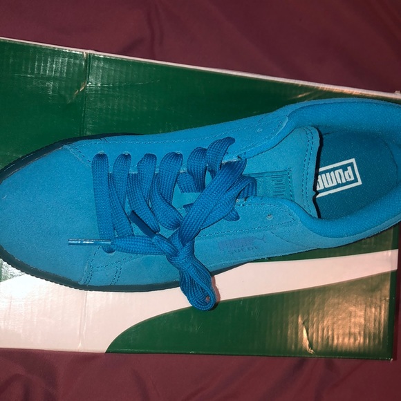Suede Pumas - Picture 2 of 5